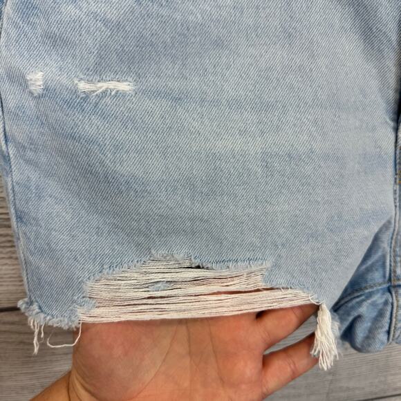 Levi's Women's 501 Light Wash Distressed High Waisted Denim Shorts Size 30 - Picture 3 of 10